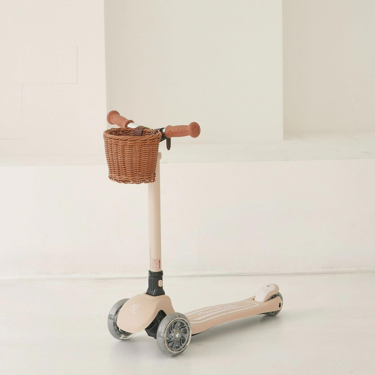 3-Wheel Foldable Kids Scooter with LED Light-Up Wheels E964249